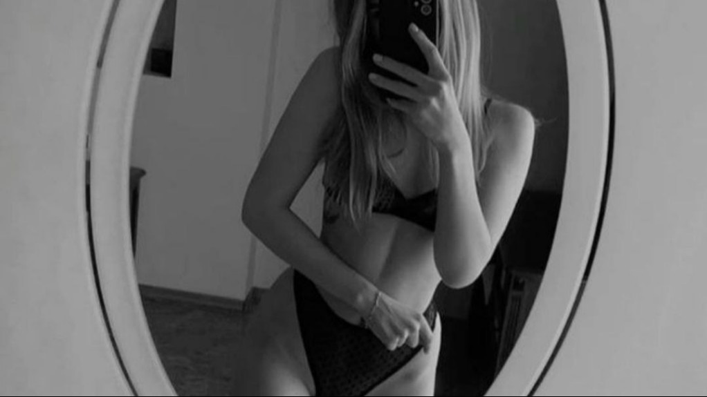 Lekker webcam sexchatten met Mia28  uit 